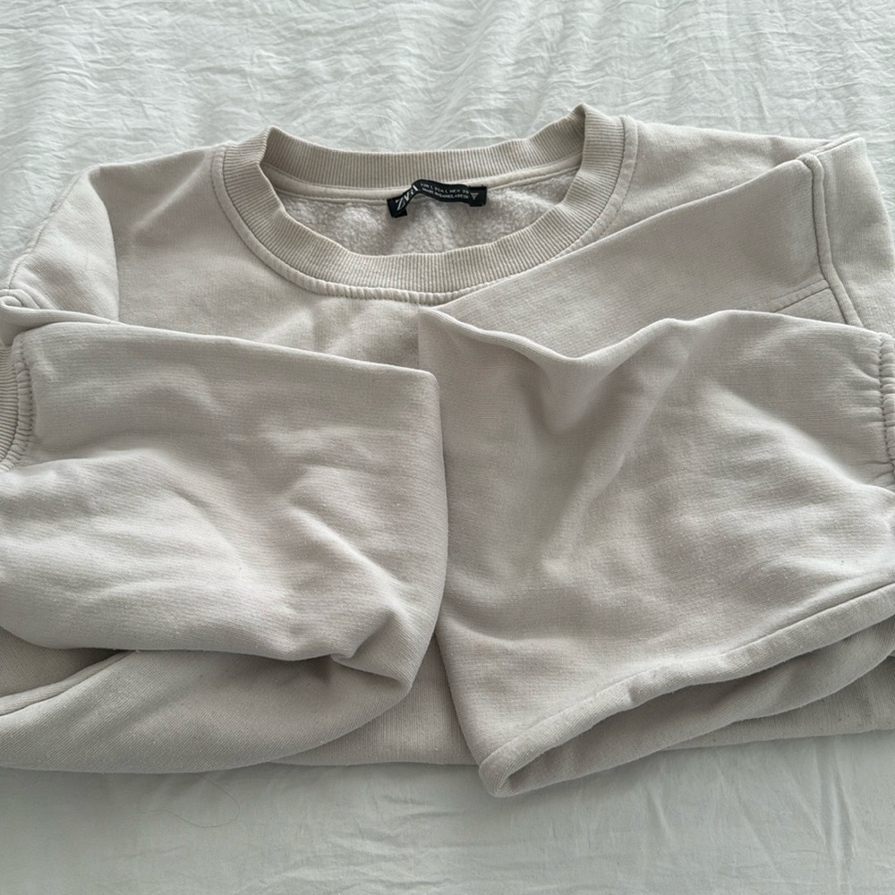 Cream Cropped Sweatshirt